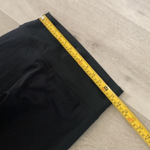 Zyia Active Black Brilliant Hi-rise Legging 28"‎ | size 12 solid black logo - Picture 8 of 13